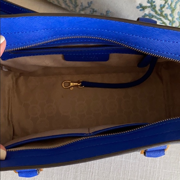 Michael Kors blue saffiano satchel and wallet set - Picture 4 of 12